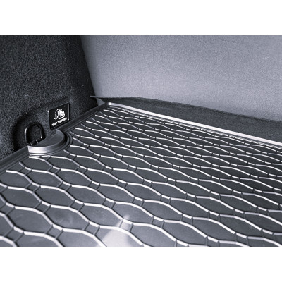 Vana do kufru Rigum na Dacia Duster I., pohon 4x4, od roku 2010 - 2018