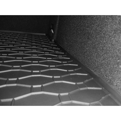 Vana do kufru na VW Golf VIII., hatchback, horní poloha, Rigum