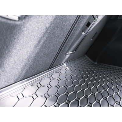 Vana do kufru na Hyundai I 30, fastback, od r. 2021 MHEV, Rigum